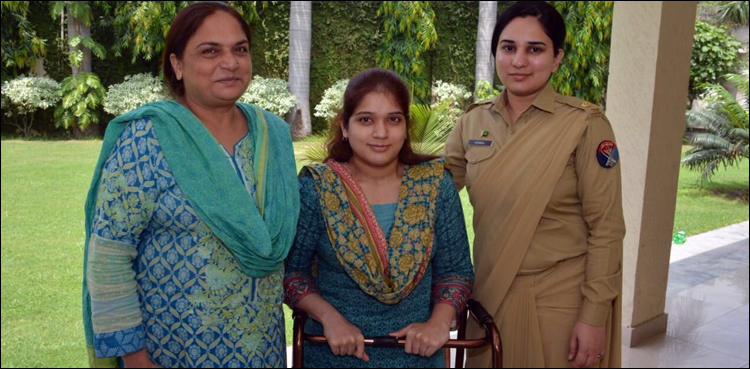Army Chief provides job to handicapped girl in Lahore who voted in elections