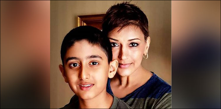 How Ranvir Singh's song saved Sonali Bendre's day