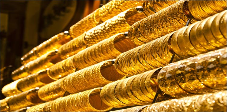 Gold falls Rs800 per tola