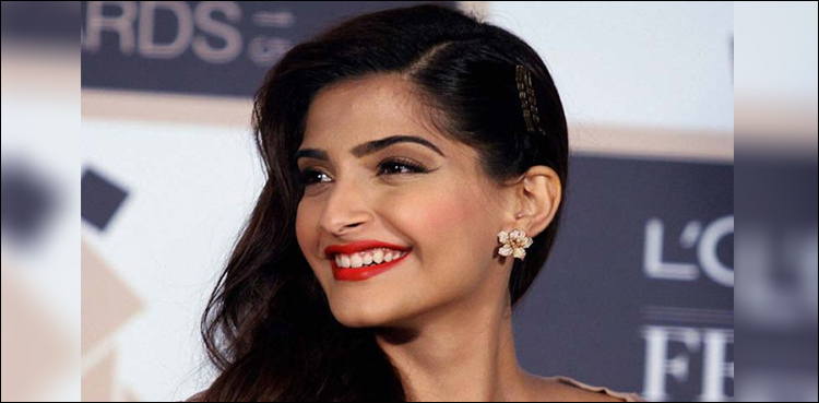 Sonam Kapoor 'dying to hang out ' in Pakistan