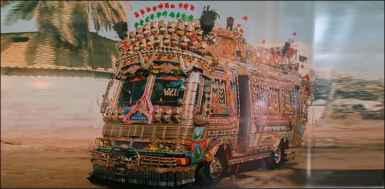 Karachi W-11 bus now a star attraction at Melbourne museum