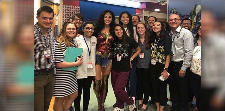 Wonder Woman surprises sick children in hospital