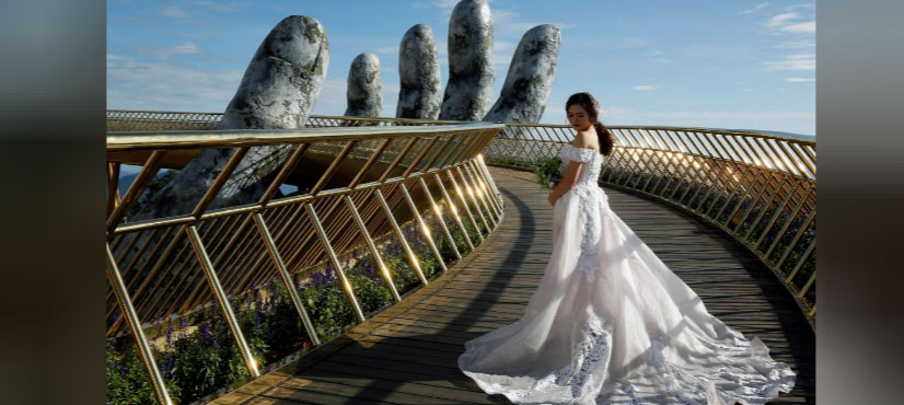 'I feel like I’m walking on clouds' : Vietnam's 'Golden Bridge' has giant support
