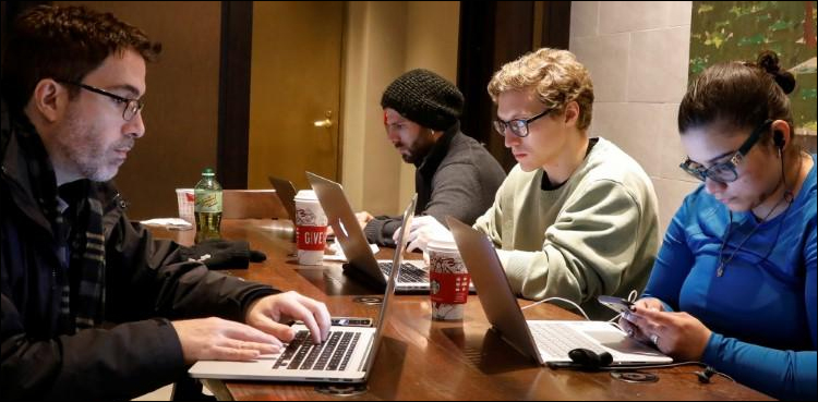 Trump administration asks Supreme Court to vacate Obama-era internet rules