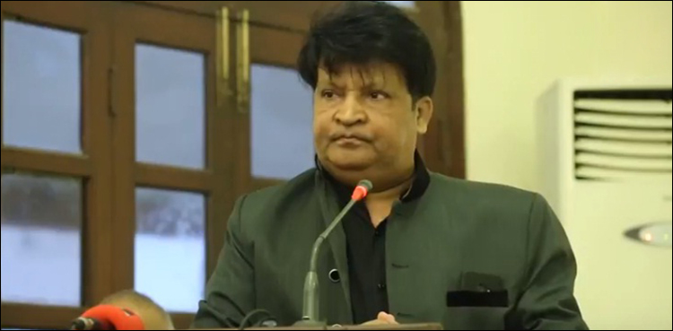 Umer Sharif's family not to accompany him in air ambulance