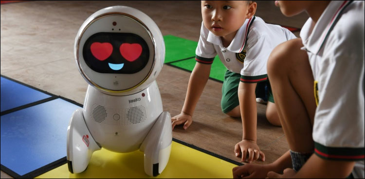 Robot teachers invade Chinese kindergartens