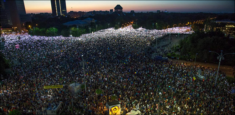 Thousands rally to demand Romanian government resignation