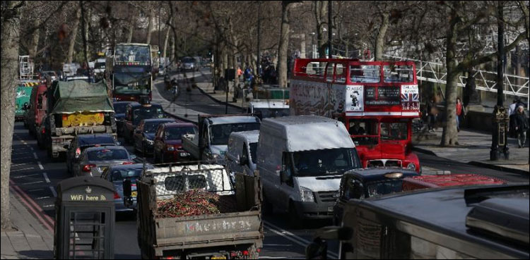 Several vehicles stranded near Pak-Iran border in heavy rainfall