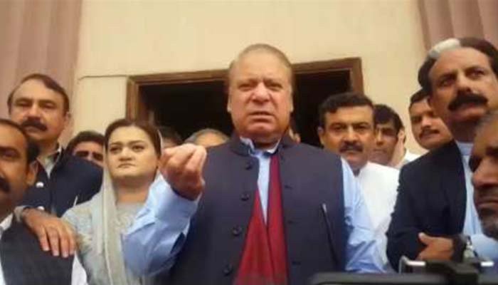 Nawaz escapes media's questions, pushes Marriyum Aurangzeb to answer