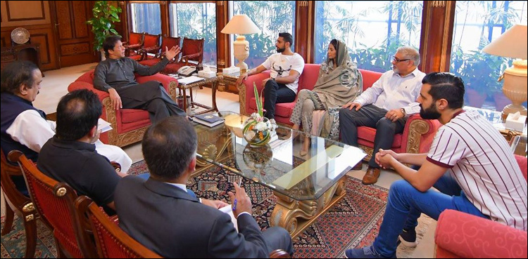 British-Pakistani boxer Amir Khan, wife Faryal meet PM