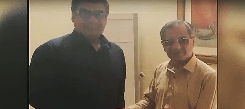 CEO ARY Digital Network Salman Iqbal presents $100, 000 cheque to CJP for dam fund