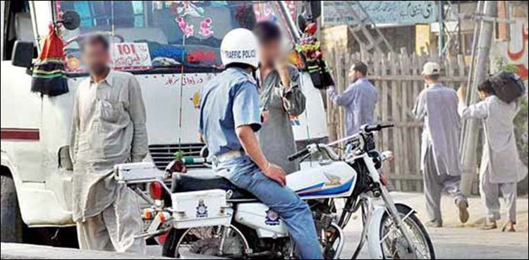 'Fake traffic warden' nabbed in Gujranwala