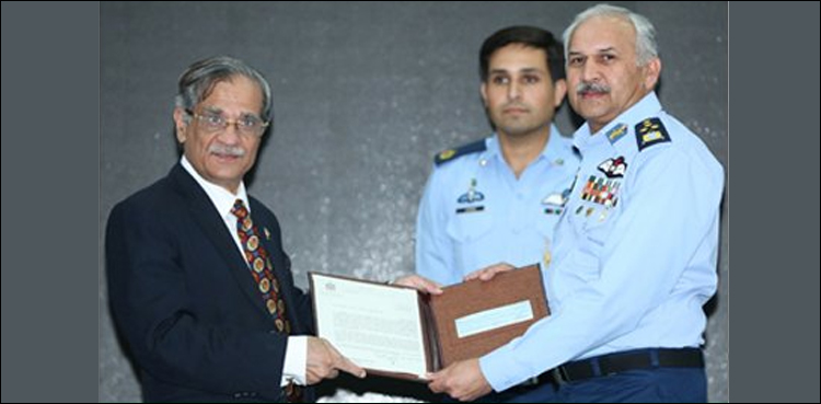 PAF chief presents cheque to CJP for dams fund