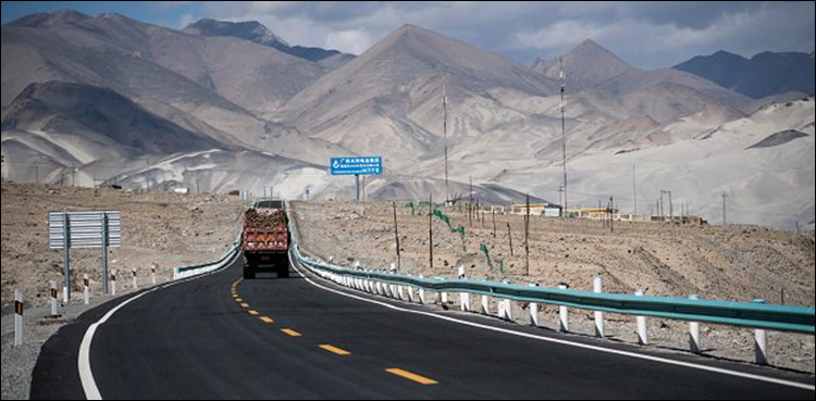 FinMin reiterates expediting work on CPEC's phase II