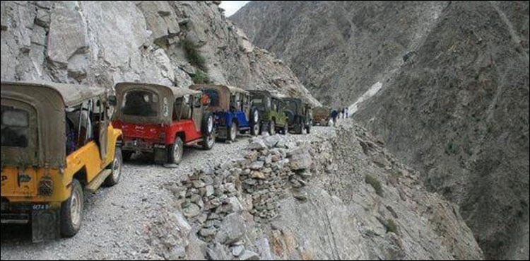 Daring death on the roads of Pakistan's northern mountains