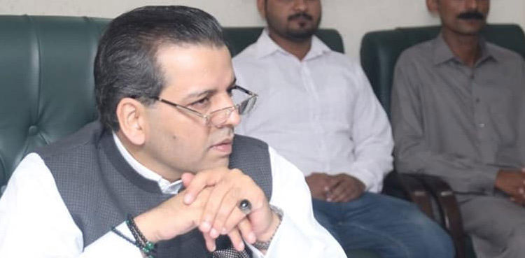 Punjab education minister asks private school owners to reduce fees