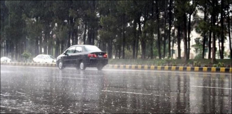 Heavy rain turns weather chilly in Peshawar, nearby areas
