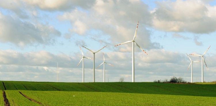 Fiji's PM to play down climate row on Australia trip