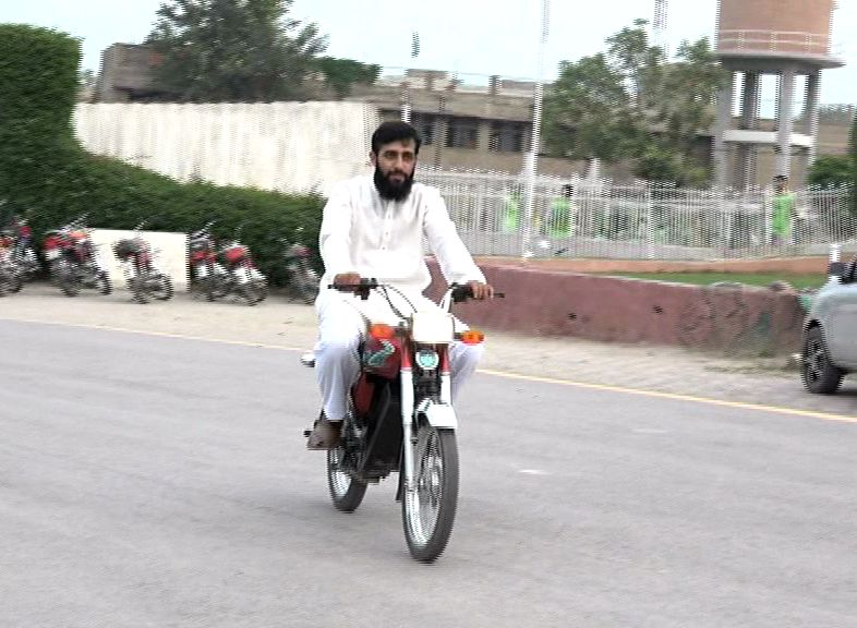 Young engineer from Peshawar creates electric bike to help curb pollution
