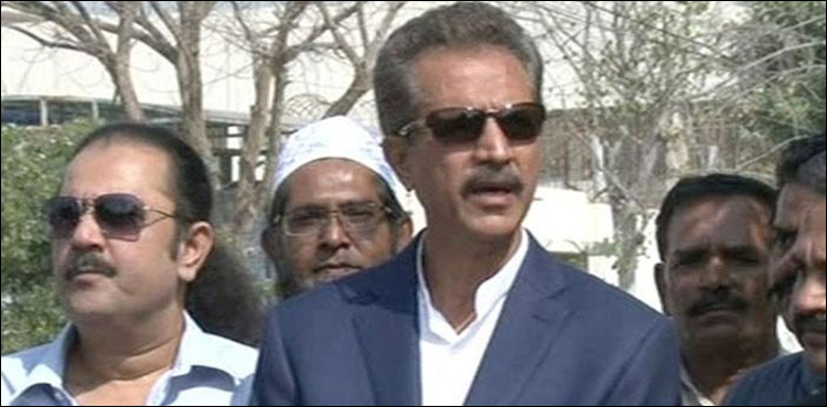 SHC suspends arrest warrants issued for Wasim Akhtar