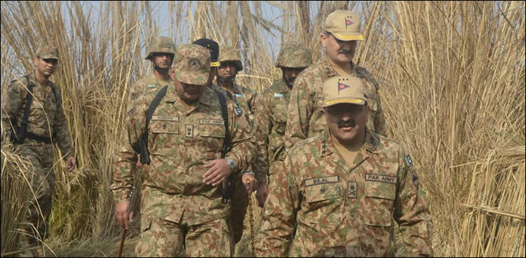 Lt General Bilal Akbar visits Jhelum Division to witness training exercise