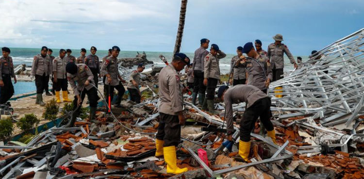 Indonesia hunts for survivors as volcano tsunami toll nears 400
