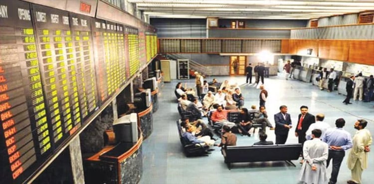 Pakistan Stock Exchange sheds almost 800 points in intraday trading