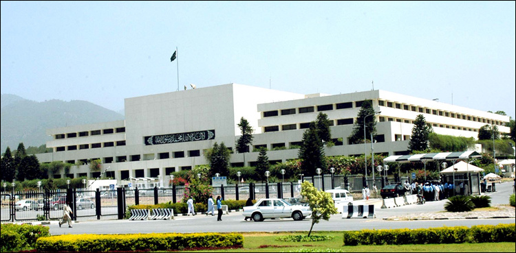 PAC seeks maritime ministry's report on Chinese solar panels for Gwadar