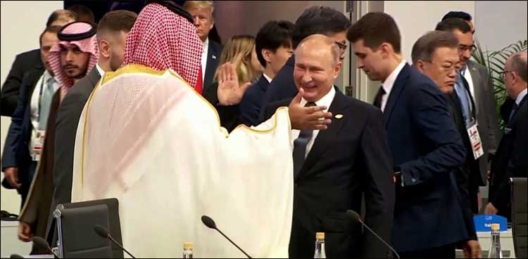 Russia agrees with Saudi Arabia to extend OPEC deal
