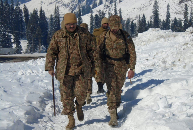 Rawalpindi corps commander lauds officers posted at LoC