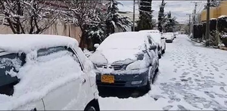 Intermittent rains, snowfall in Quetta, Murree and upper parts