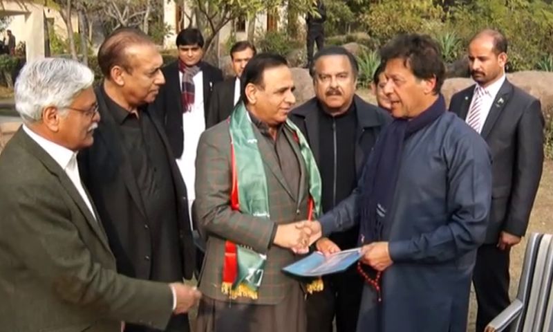 Erstwhile APML chairman Dr Amjad joins PTI