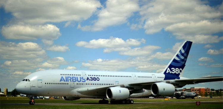 Airbus pulls plug on costly A380 superjumbo