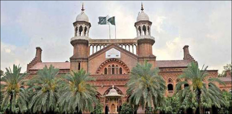 LHC orders PIA to implement women quota while recruiting pilots