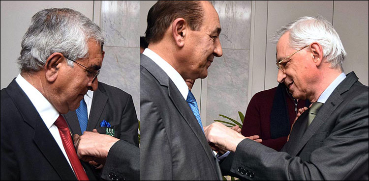 Two Pakistani academicians receive Order of Arts and Letters award from French govt