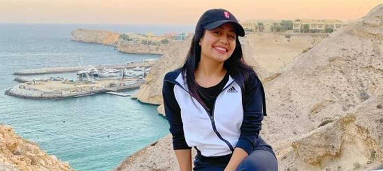 Neha Kakkar recreates 'Tera Ghata' and her fans can't stop talking about Kohli