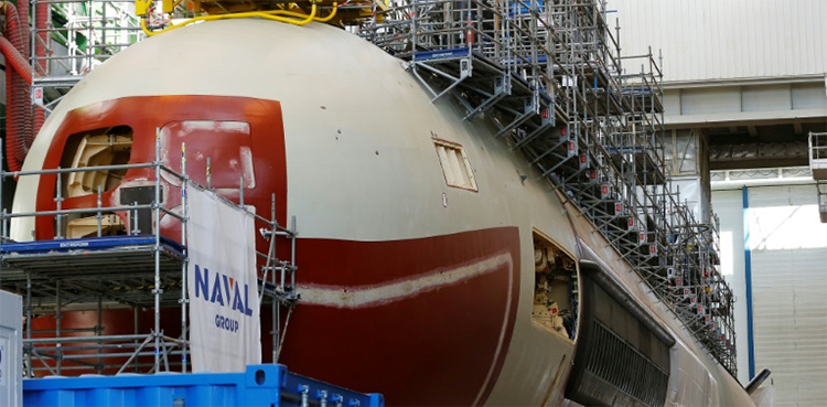 Australia signs massive submarine deal with French firm