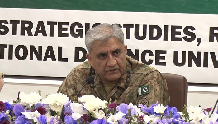 COAS visits NDU, meets Commander UK Field Army