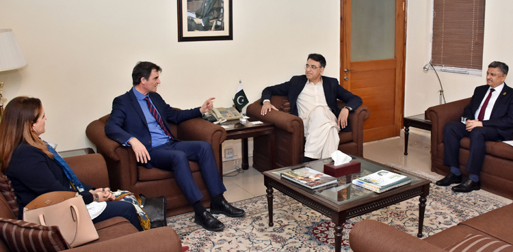 IMF mission chief calls on Asad Umar, discusses tax reforms