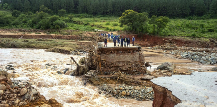 Rescuers race to save marooned after killer Mozambique storm