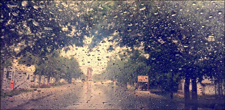 Iran shuts schools, government offices amid cold snap