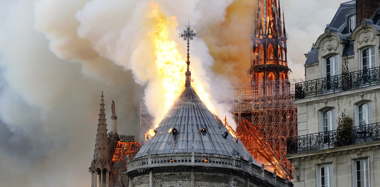 FM Qureshi expresses 'deep sadness' over devastating fire in Notre-Dame Cathedral