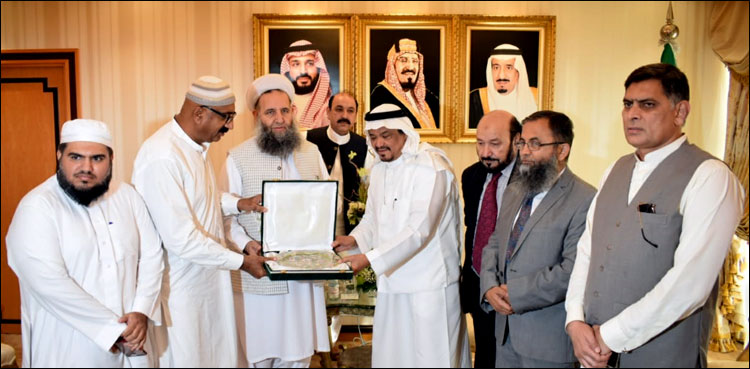Noorul Haq Qadri calls on Saudi Hajj minister in Jeddah