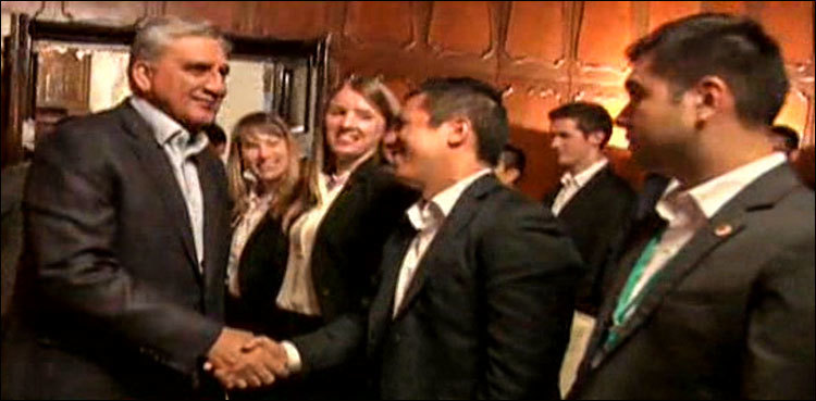 American university students call on Army Chief Bajwa