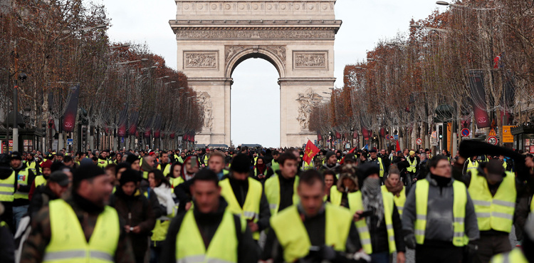 French police break up 'yellow vest' and 'black bloc' protests in Paris