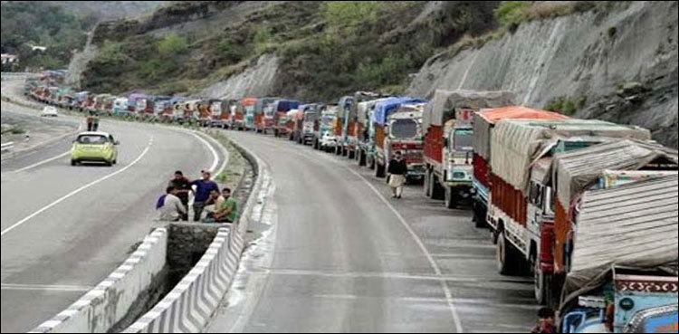 Kashmir highway closure takes heavy toll on vendors, customers