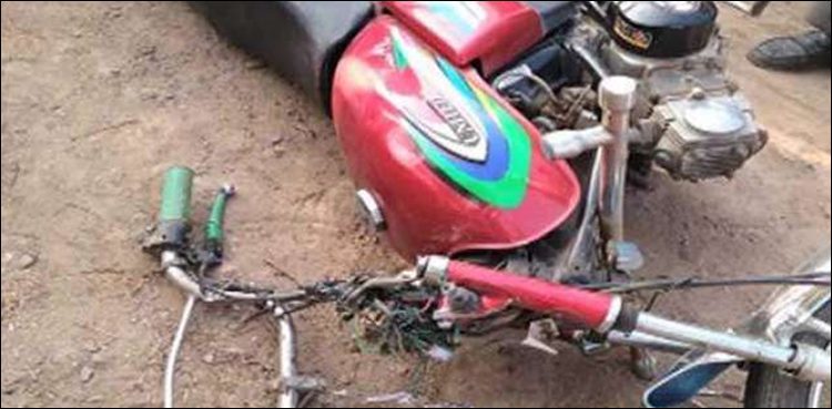 Truck crushes three to death in Faisalabad