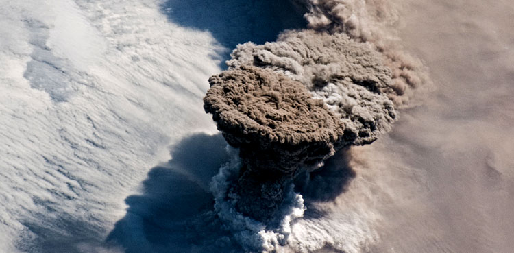 Astronauts capture stunning image of volcanic eruption