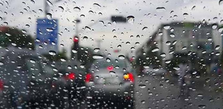 Windy weather in Karachi, drizzle, light rain likely in night
