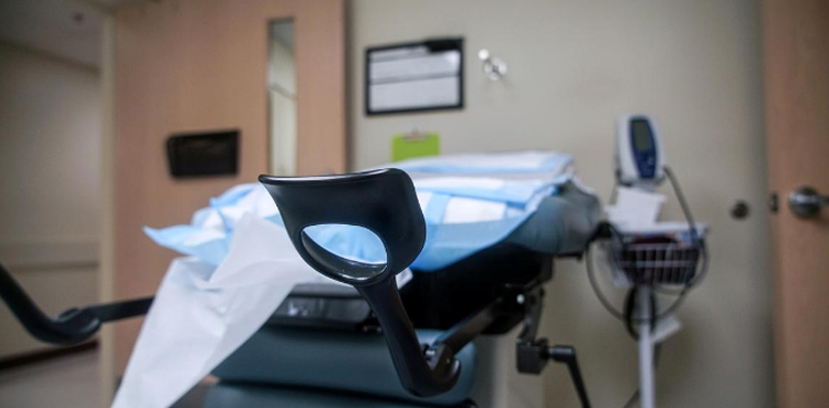 US federal court delays adoption of healthcare rule on abortion